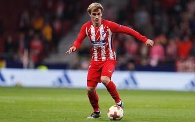 米兰电竞-卡特利和教练拥抱庆祝